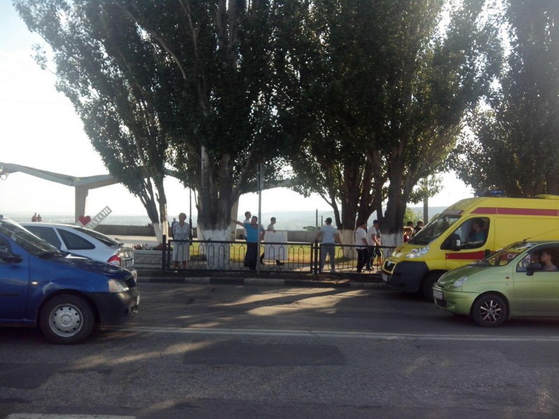 Рядом с акцией МГЕР у аэропорта таксист сбил пешехода