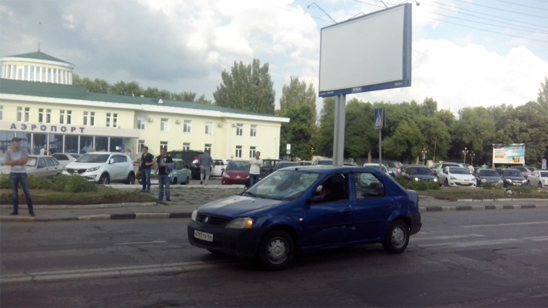 Рядом с акцией МГЕР у аэропорта таксист сбил пешехода