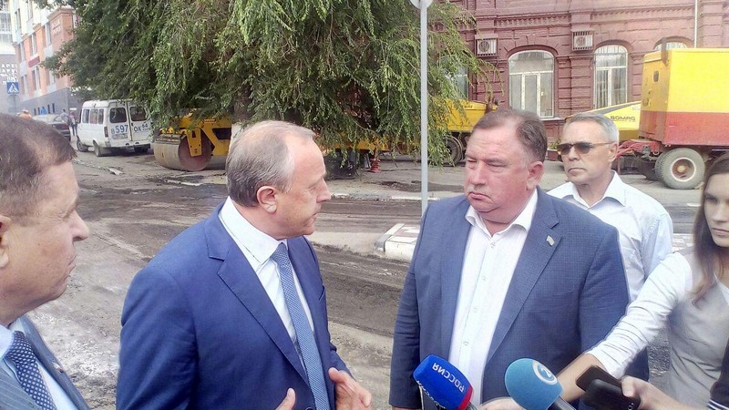 Губернатору рассказали, как отремонтируют улицу Радищева