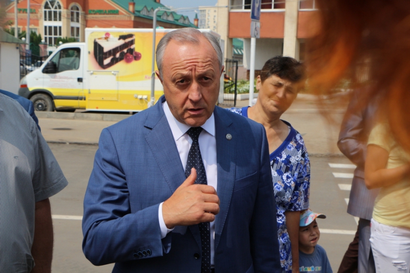 Черномырдин александр александрович оренбург. Губернатор сделал. Губернатор сделал. Сергей иванович фургал дочь екатерина. Губернатор сделал.