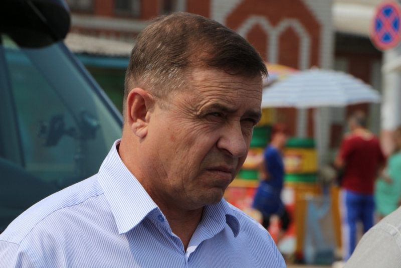 Куйвашев смеется. Губернатор сделал. Губернатор сделал. Губернатор сделал. Губернатор сделал.