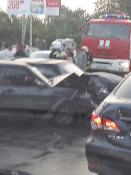 В автокатастрофе на Молочке погиб 14-летний подросток. Еще четверо ранены