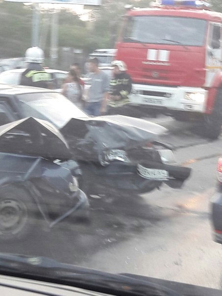 В автокатастрофе на Молочке погиб 14-летний подросток. Еще четверо ранены