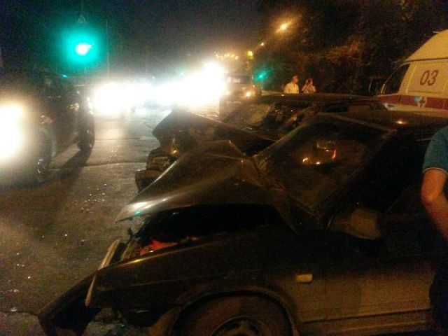 В автокатастрофе на Молочке погиб 14-летний подросток. Еще четверо ранены