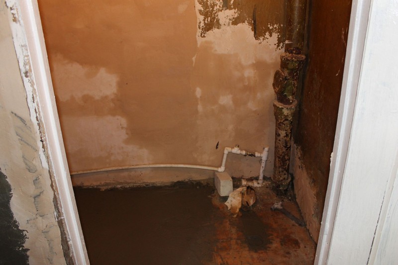 В Красноармейске начали ремонтировать квартиру для инвалида-колясочника