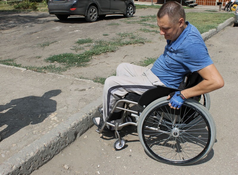 Инвалиды и ОНФ проверили доступ к остановкам общественного транспорта