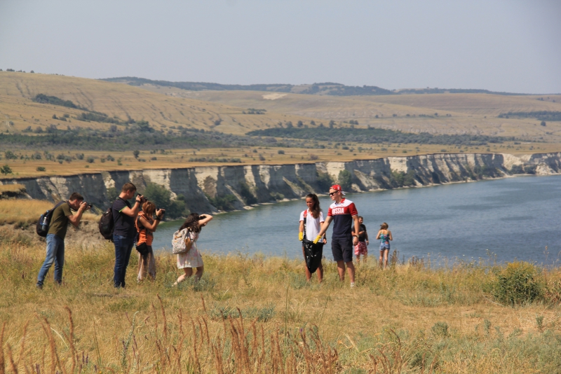 В Саратов привезли мусор с утеса Степана Разина