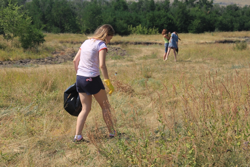 В Саратов привезли мусор с утеса Степана Разина
