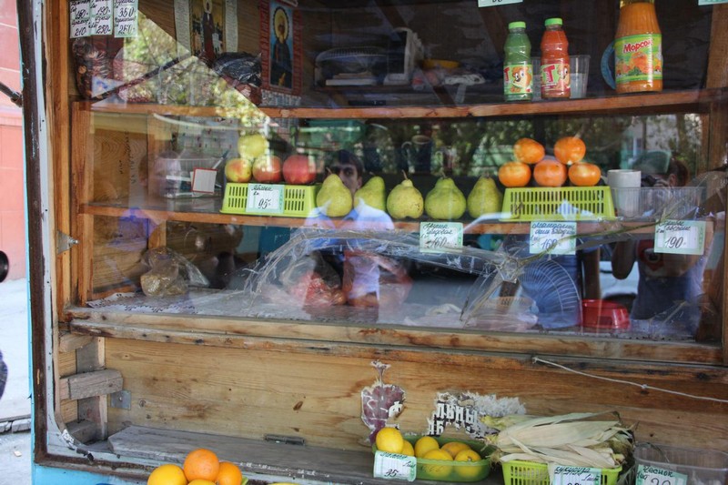 На проспекте Энтузиастов прикрыли овощной ларек