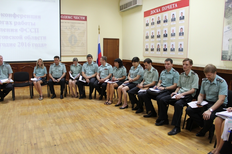 Глава УФССП решил почувствовать плечо и тепло журналистов