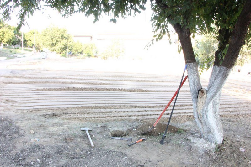 Центр пляжных видов спорта у моста Саратов - Энгельс готовят к открытию