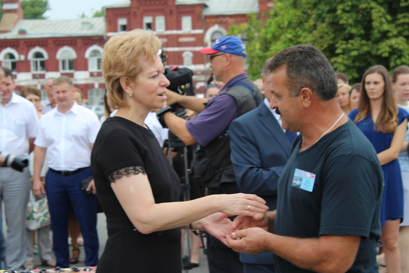 Саратовская область получит 140 автомобилей скорой помощи