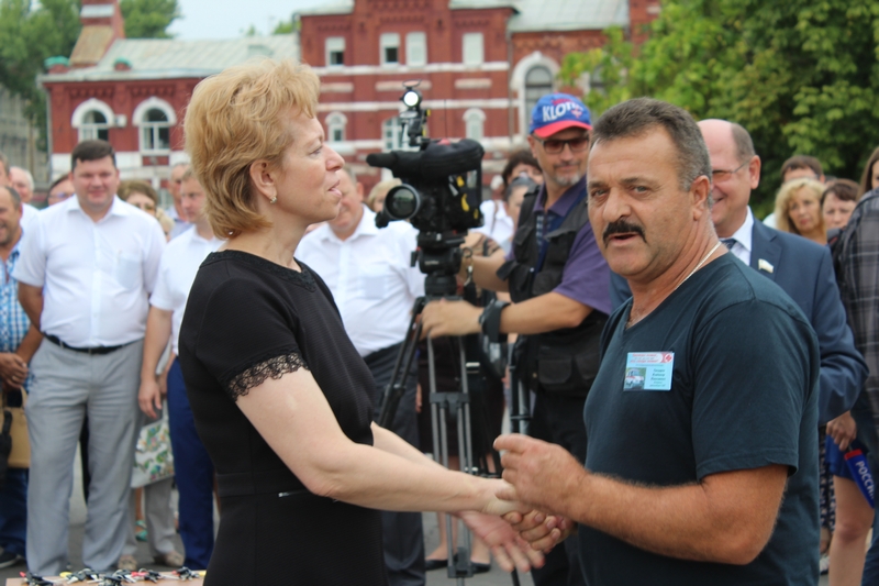 Саратовская область получит 140 автомобилей скорой помощи