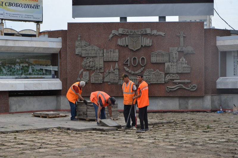 Площадь Чернышевского освобождают от тротуарной плитки