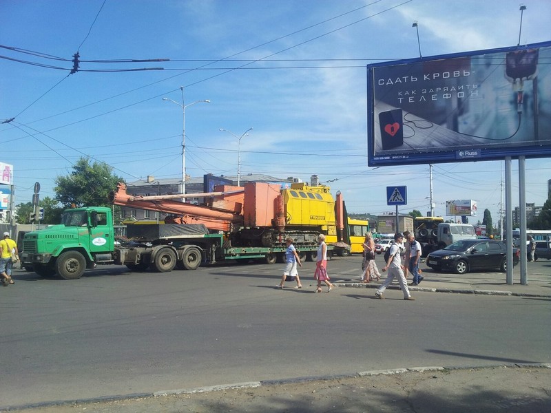 В Саратове грузовик на длительное время обесточил трамваи и троллейбусы