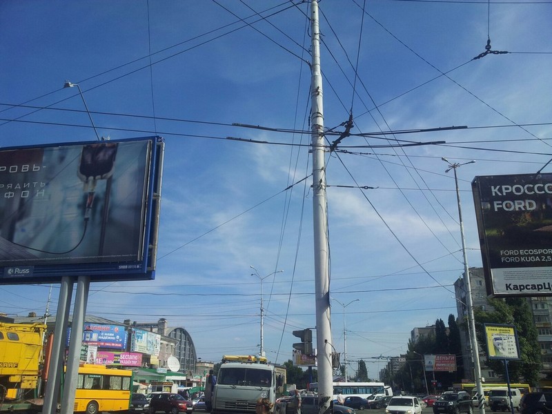 В Саратове грузовик на длительное время обесточил трамваи и троллейбусы