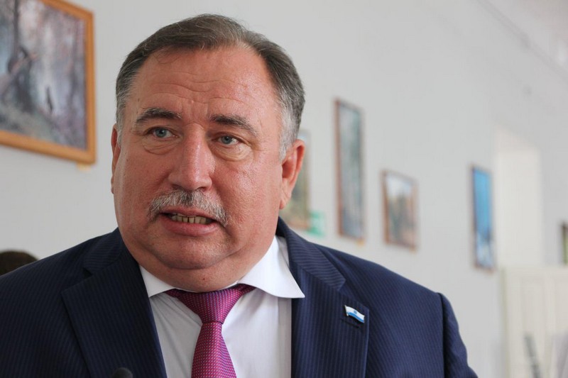 Педагогическая конференция началась с опозданием из-за хлебосольства и песнопений