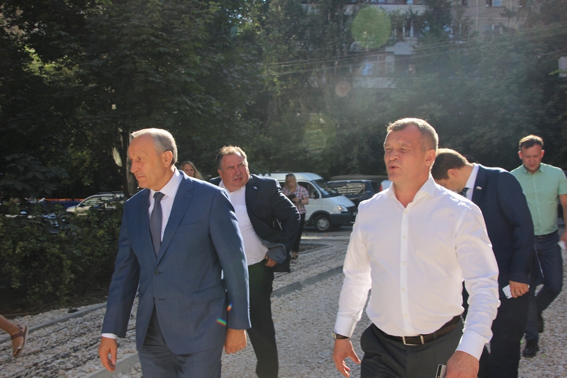 Губернатору доложили о предотвращенном нарушении по проекту «Наш двор»