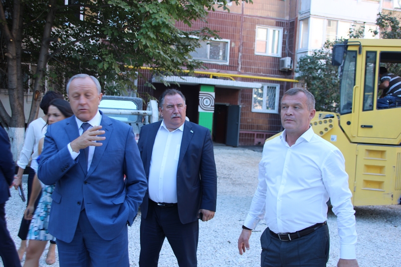 Губернатору доложили о предотвращенном нарушении по проекту «Наш двор»