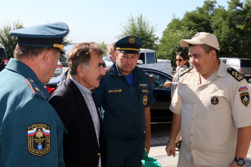 Генерал Качев встретил на вокзале телеведущего Леонида Каневского