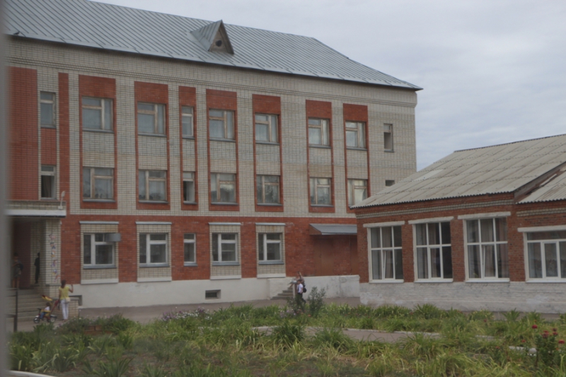 Вячеслав Володин пожелал школьникам слушать учителей и радовать родителей