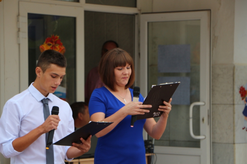 Вячеслав Володин пожелал школьникам слушать учителей и радовать родителей