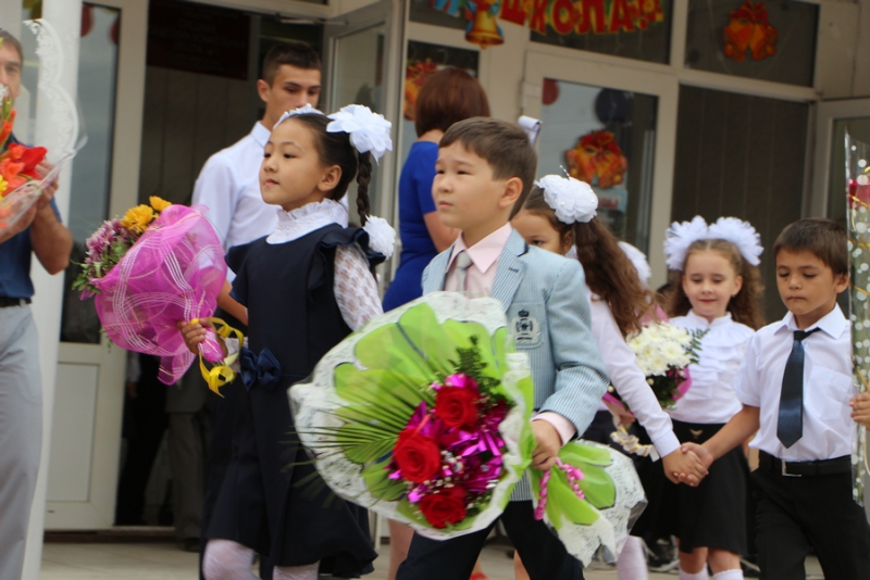 Вячеслав Володин пожелал школьникам слушать учителей и радовать родителей