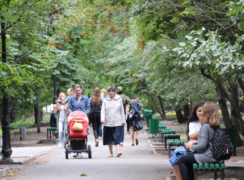 Саратовцы встретили первый день осени. Фоторепортаж