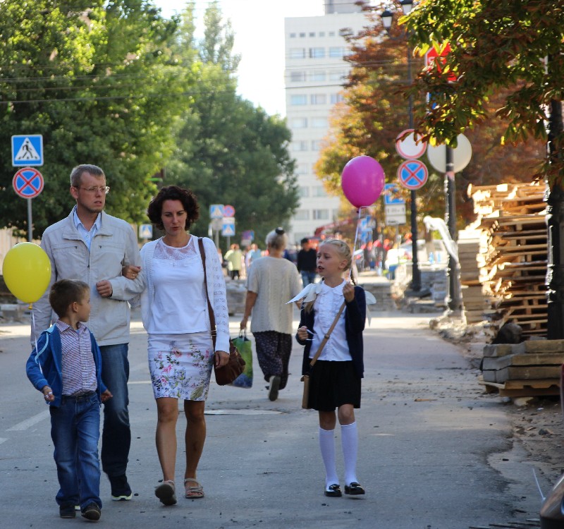 Саратовцы встретили первый день осени. Фоторепортаж
