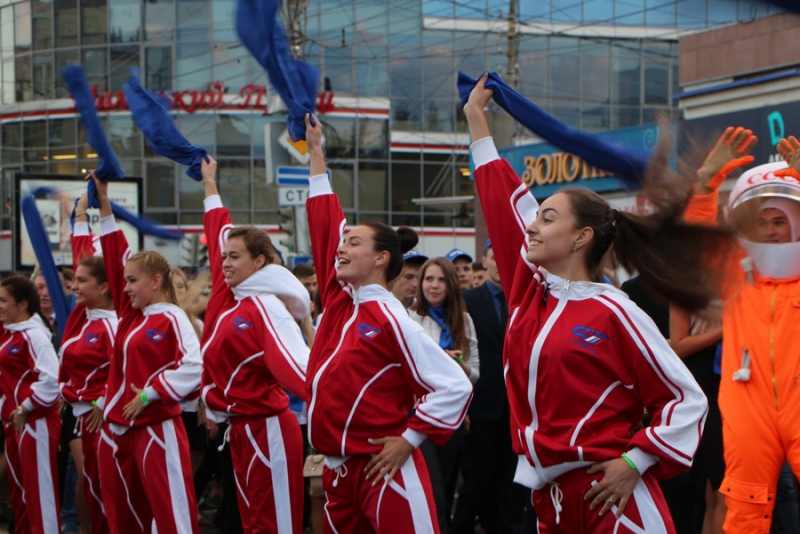 В параде первокурсников принимают участие 10 тысяч студентов