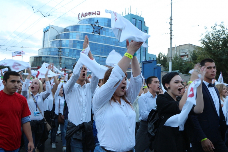 В параде первокурсников принимают участие 10 тысяч студентов