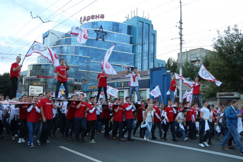 В параде первокурсников принимают участие 10 тысяч студентов