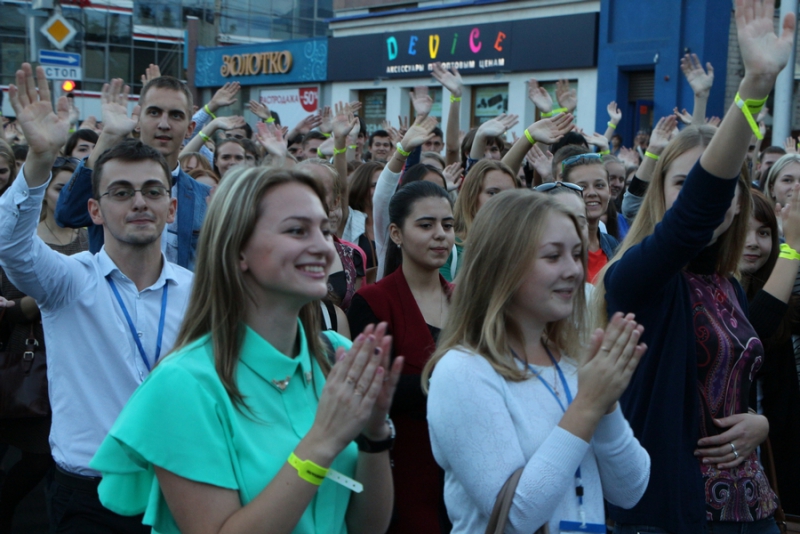 В параде первокурсников принимают участие 10 тысяч студентов