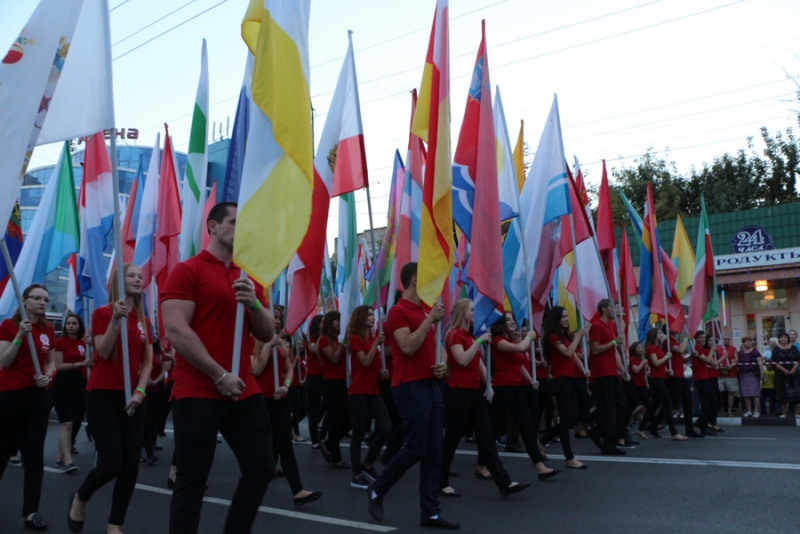 В параде первокурсников принимают участие 10 тысяч студентов
