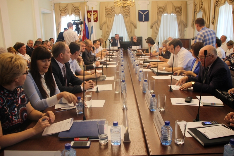 Валерий Сараев о ремонте дворов: «Времени остается мало»