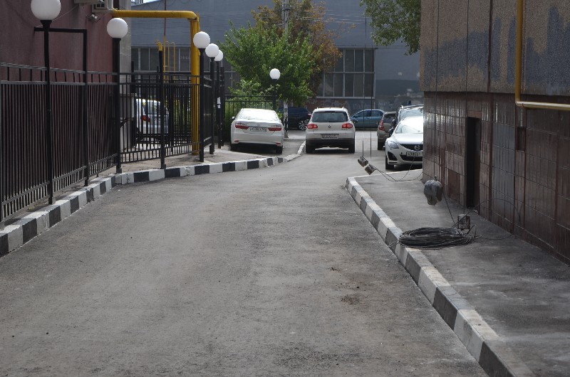 Сараев усомнился в качестве укладки асфальта во 2-м Кавказском тупике