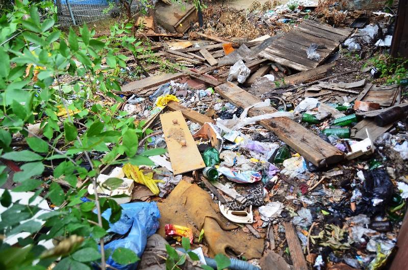 Приставы снесли гараж во дворе на 5-й Дачной