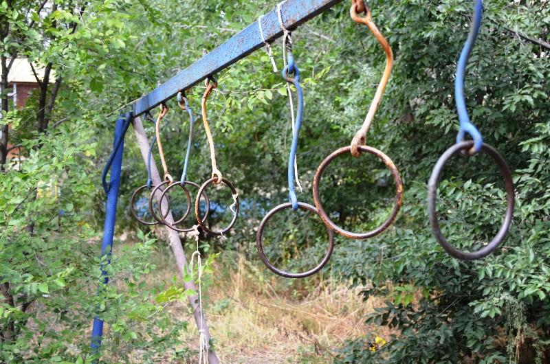 Приставы снесли гараж во дворе на 5-й Дачной