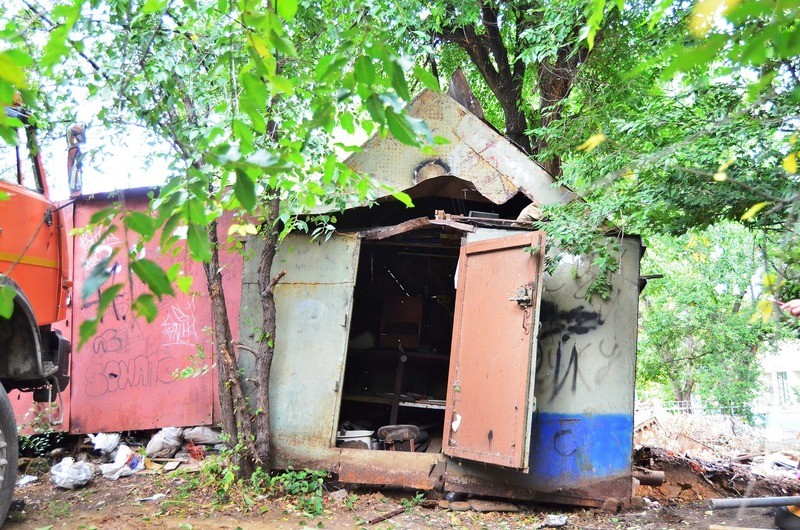Приставы снесли гараж во дворе на 5-й Дачной