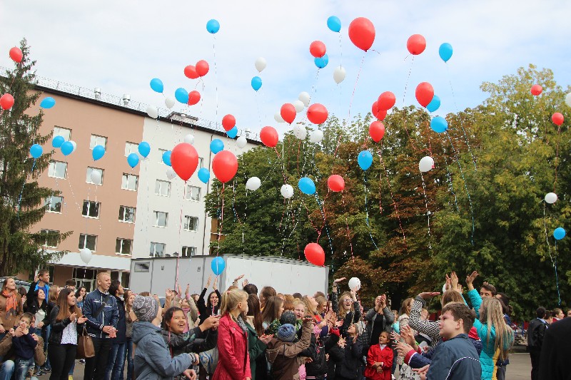 В Президентской академии показали спектакль воспитанникам интернатов