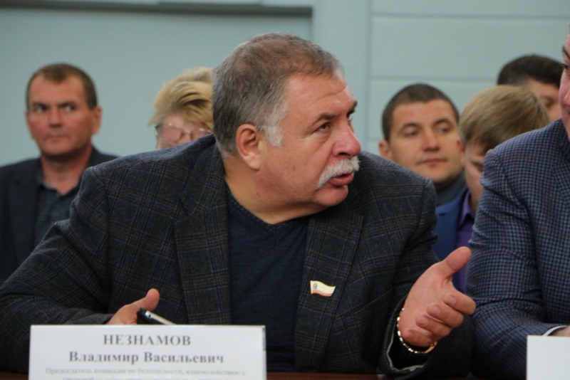 В Саратове разработают концепцию размещения рекламных вывесок