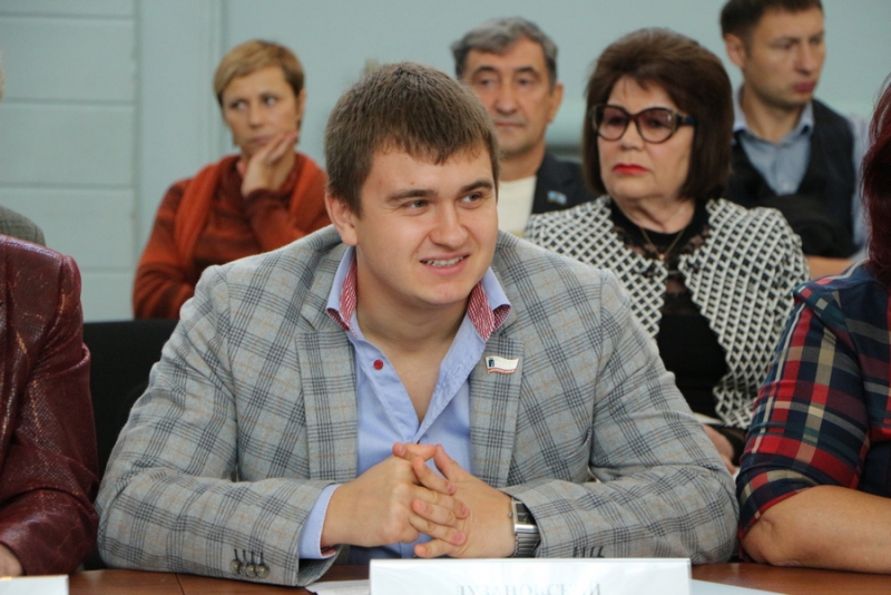 В Саратове разработают концепцию размещения рекламных вывесок