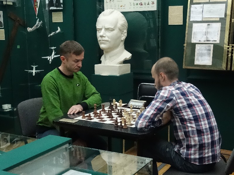 Политики и бизнесмены определили сильнейшего в шахматах