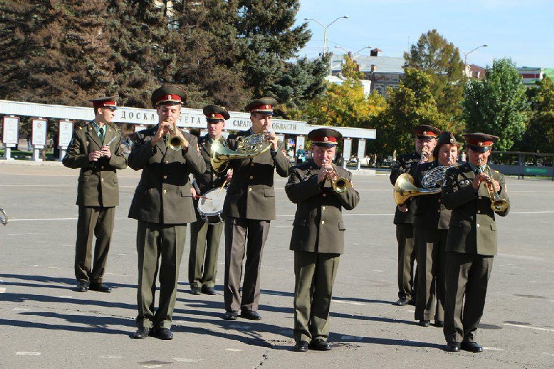 На Театральной площади проходит репетиция парада духовых оркестров