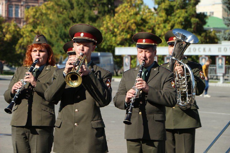На Театральной площади проходит репетиция парада духовых оркестров