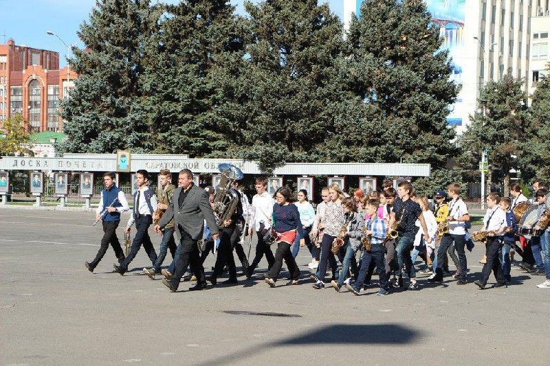 На Театральной площади проходит репетиция парада духовых оркестров