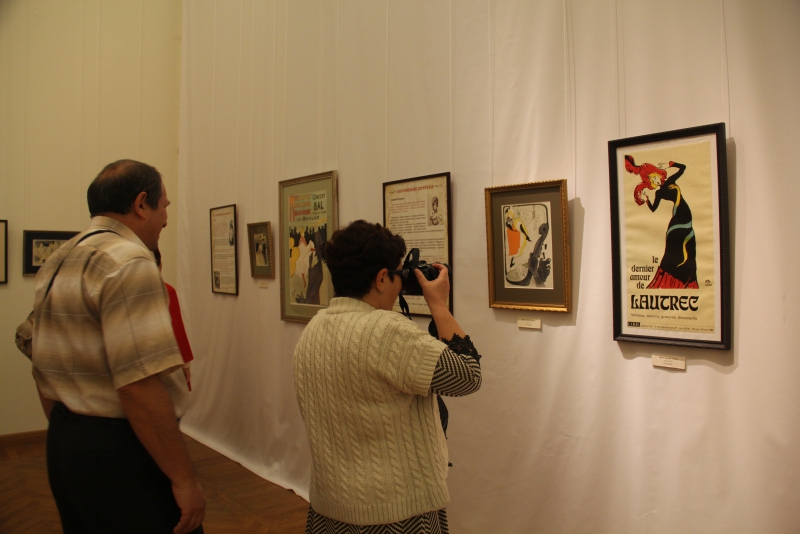 В Саратов привезли работы оформителя самого известного кабаре Парижа