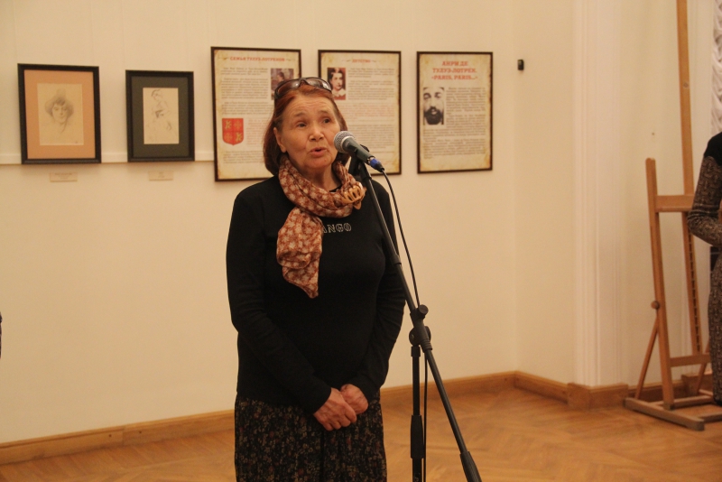 В Саратов привезли работы оформителя самого известного кабаре Парижа