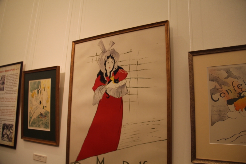 В Саратов привезли работы оформителя самого известного кабаре Парижа