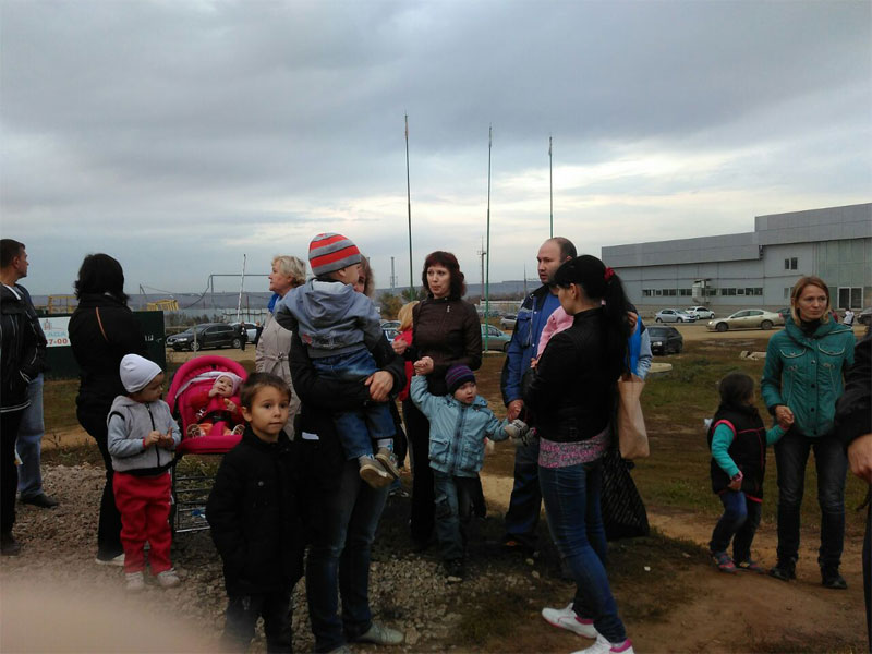 Сараев приехал на сход сторонников установки светофора